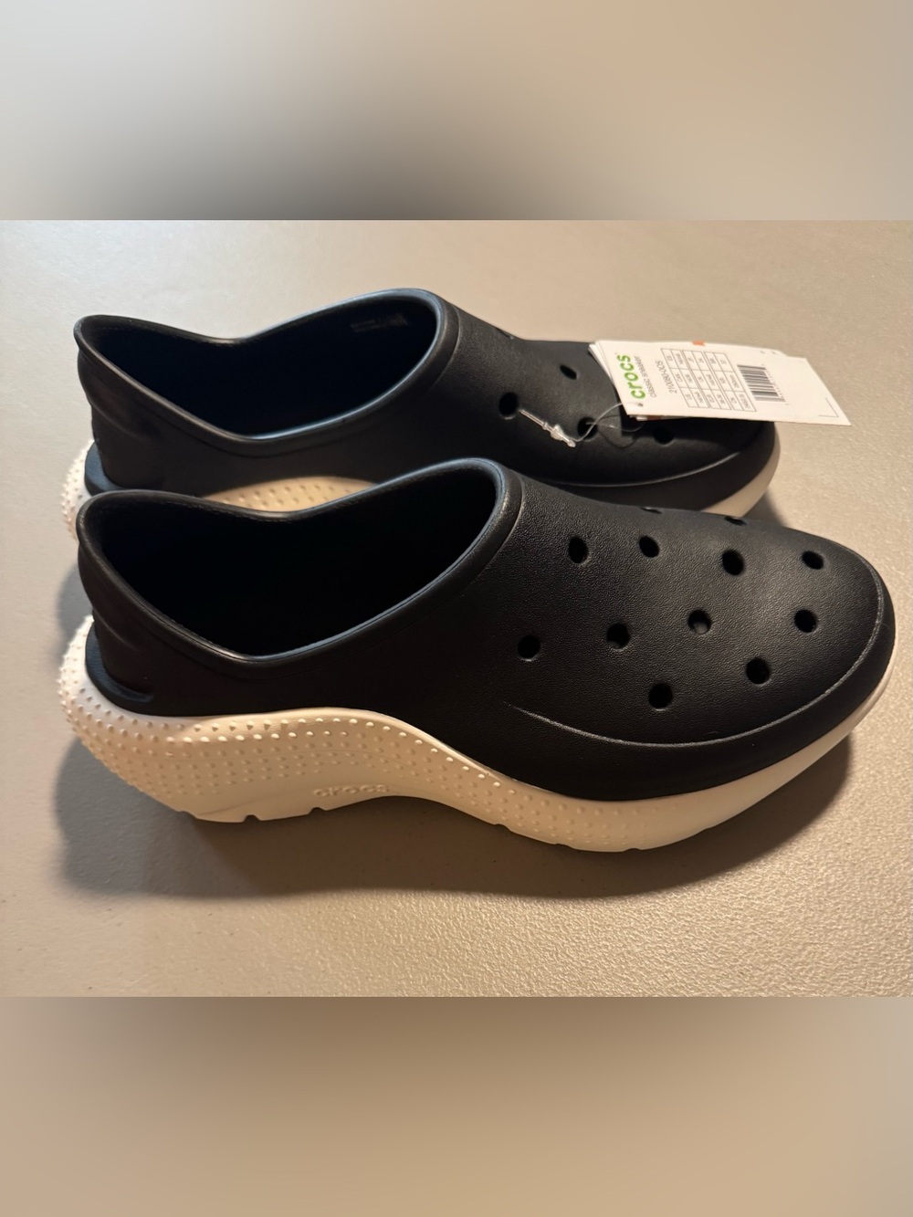 NWT CROCS Unisex Womens Slip-On Black White Sneakers W8